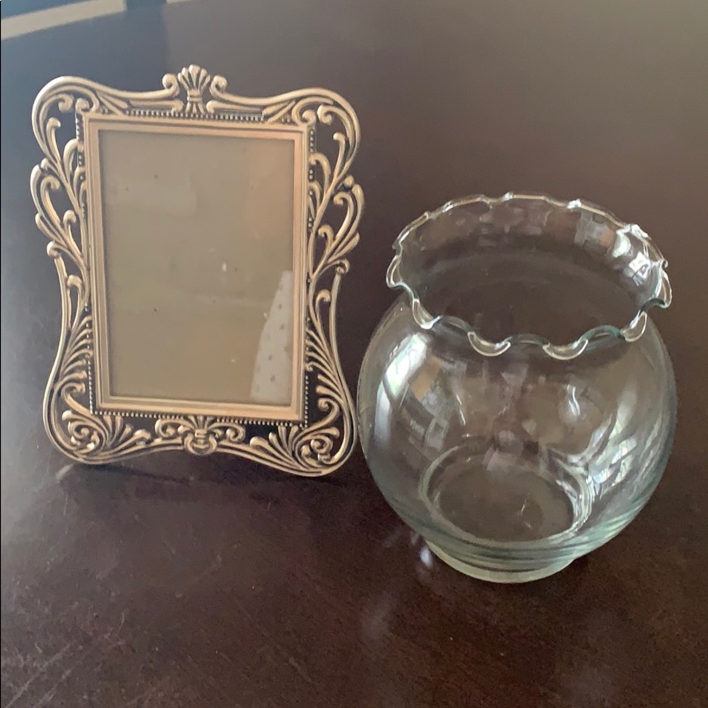 Vase & Frame Set- FREE W/2 ITEM BUNDLE